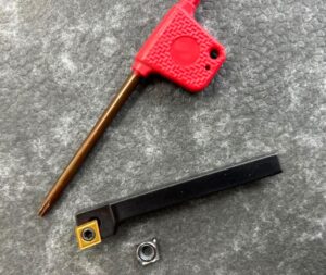 Glanze Right Hand Turning and Facing Tool 6mm Square Shank With Extra Insert for Aluminium